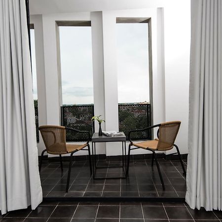 Aquarius Hotel And Urban Resort Phnom Penh Exterior photo