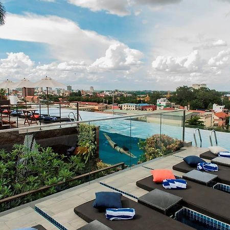 Aquarius Hotel And Urban Resort Phnom Penh Exterior photo