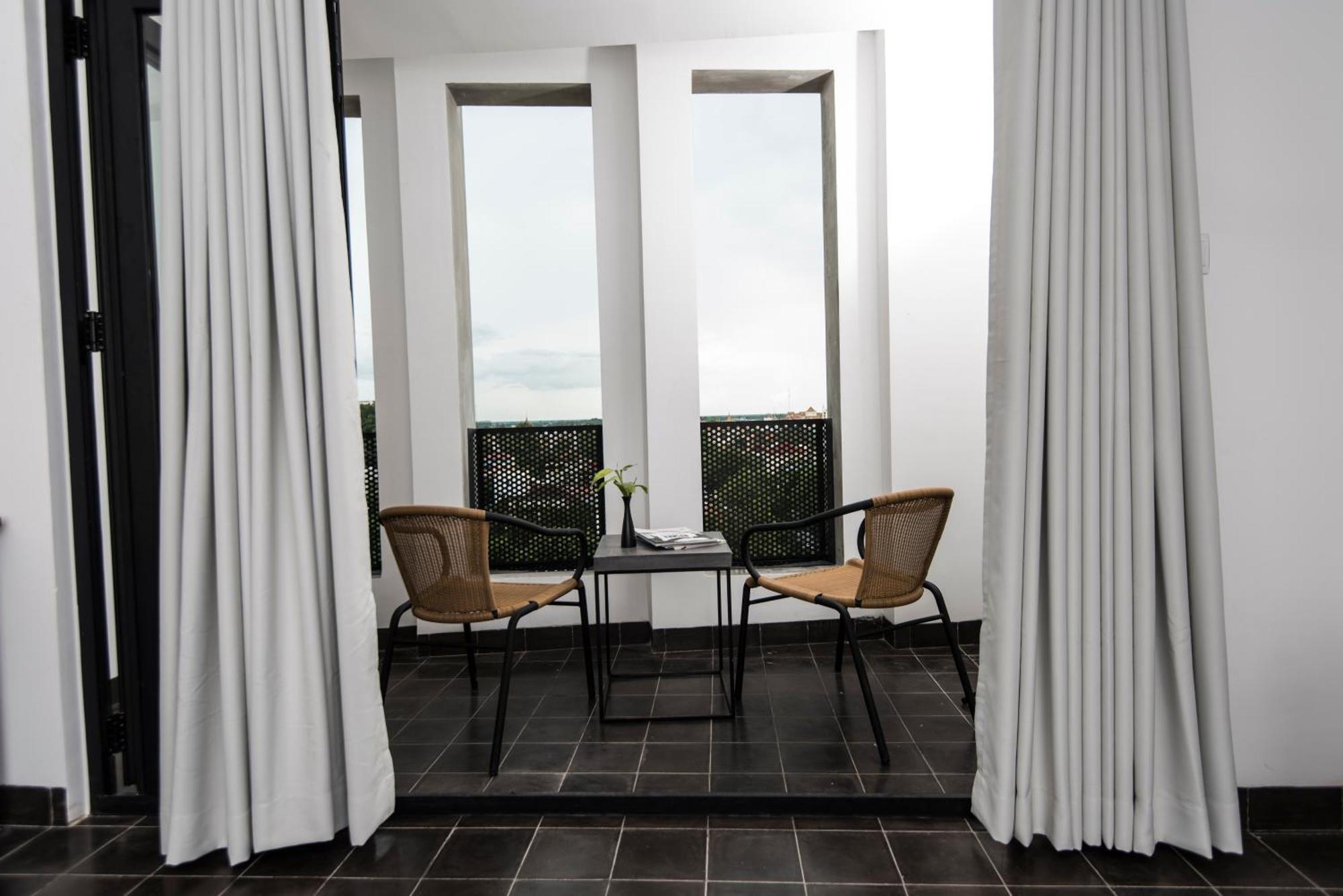 Aquarius Hotel And Urban Resort Phnom Penh Exterior photo