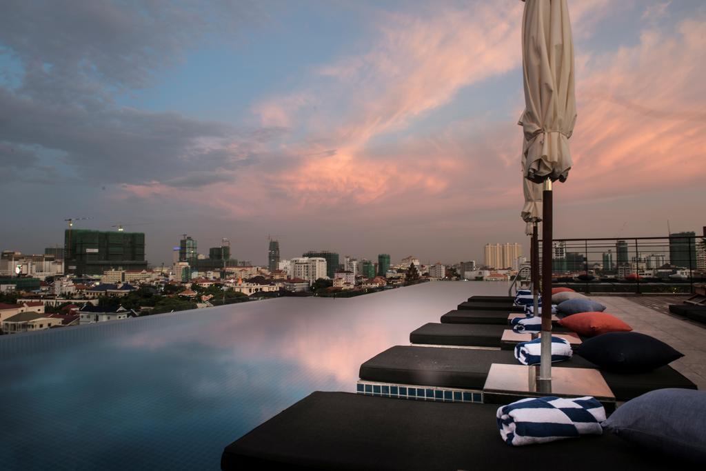 Aquarius Hotel And Urban Resort Phnom Penh Exterior photo