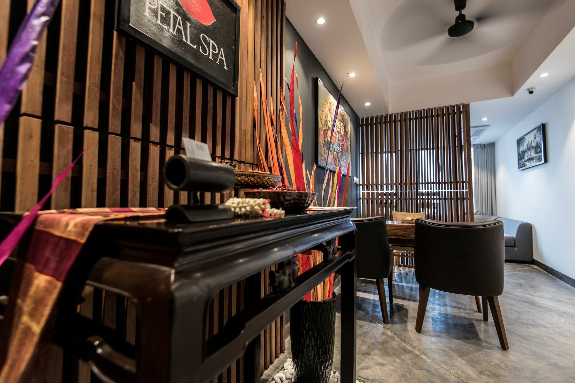 Aquarius Hotel And Urban Resort Phnom Penh Exterior photo