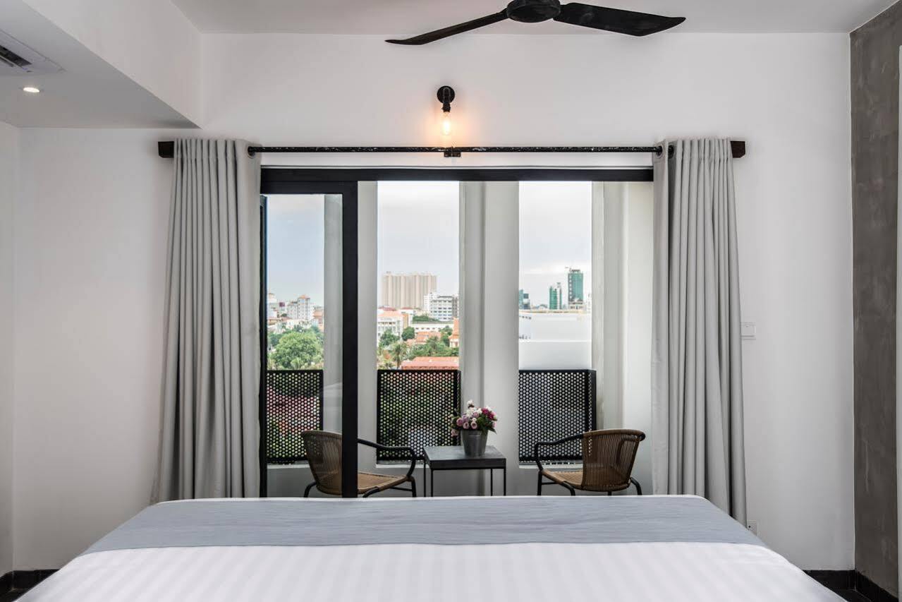 Aquarius Hotel And Urban Resort Phnom Penh Exterior photo